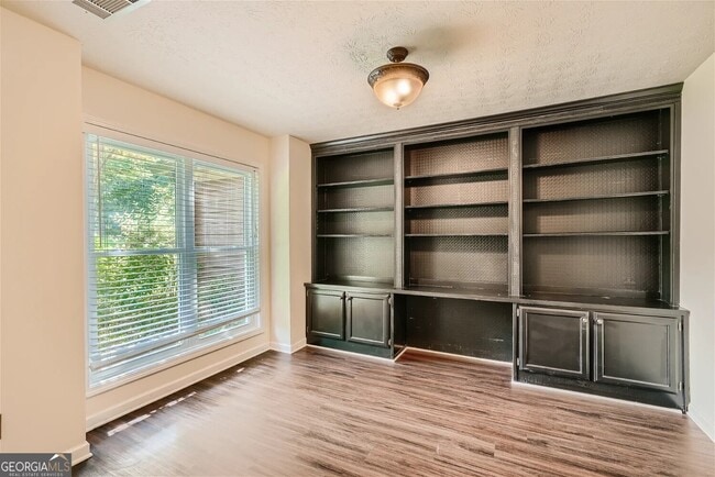 Building Photo - 5635 Bridle Glen Dr