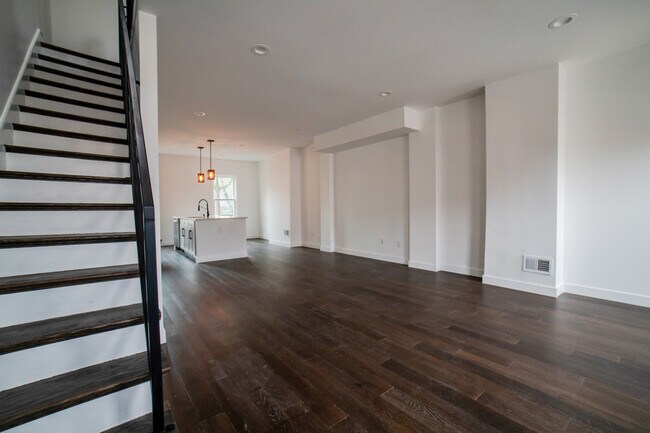 Building Photo - 194 Van Horne St