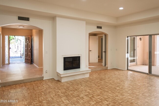 Foto del edificio - 6945 E Glenrosa Ave