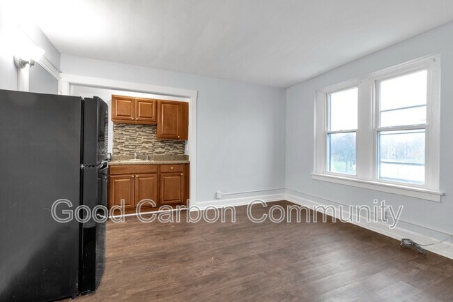 Foto del edificio - 870 Lafayette Ave