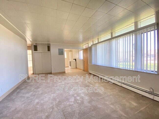 Foto del edificio - 2025 N Lowell Blvd