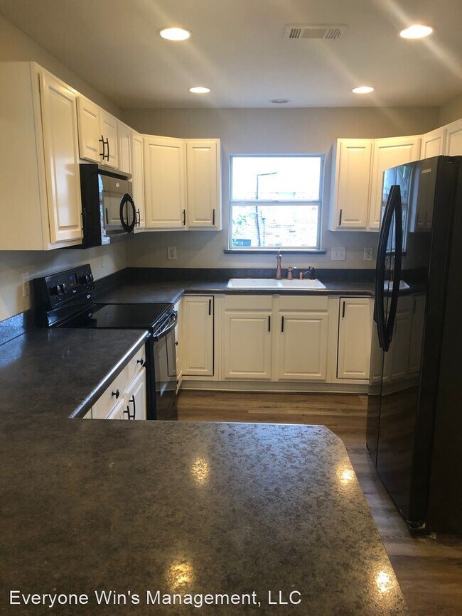 Foto del edificio - 3 br, 2 bath House - 1505 Bryant Street