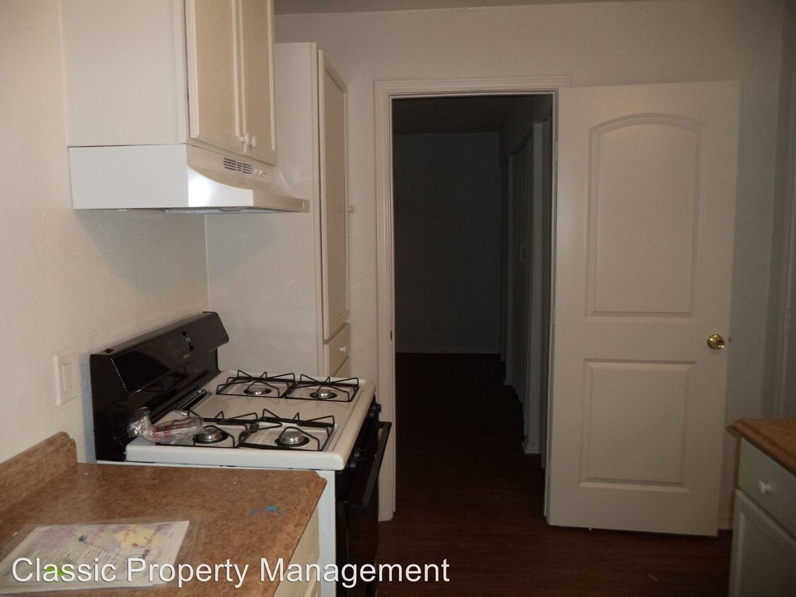 Building Photo - 417 Meadowbrook Dr
