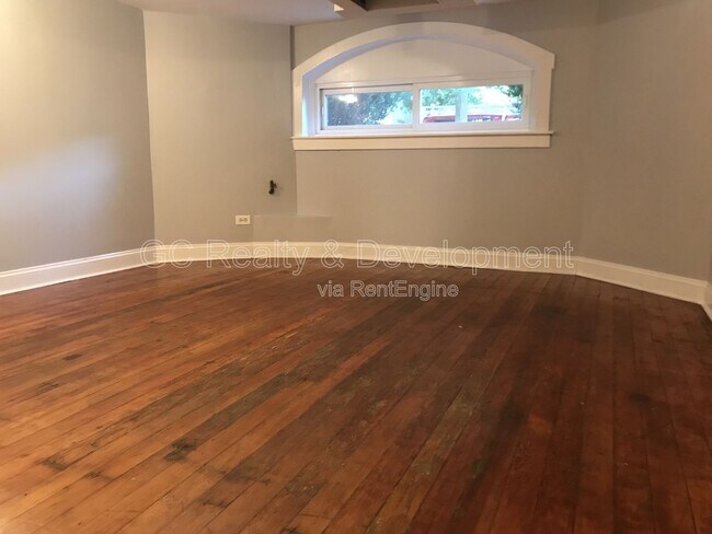 Foto del edificio - 3841 N Sawyer Ave