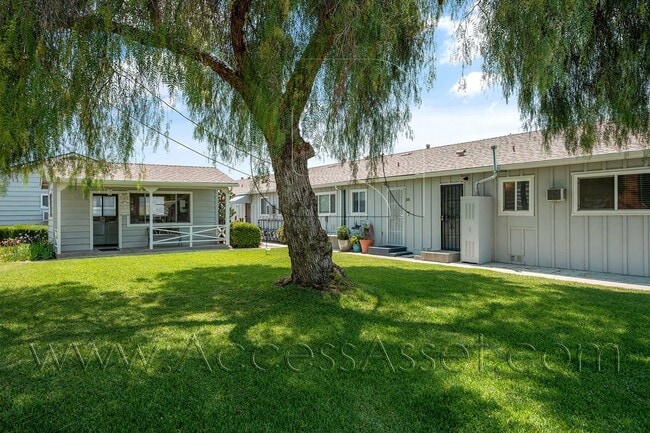 Building Photo - Spacious 2 Beds/2 Bath Home In Highly Desi...