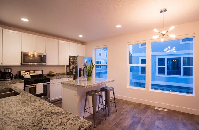 Photo - 1285 W Winchester St Townhome