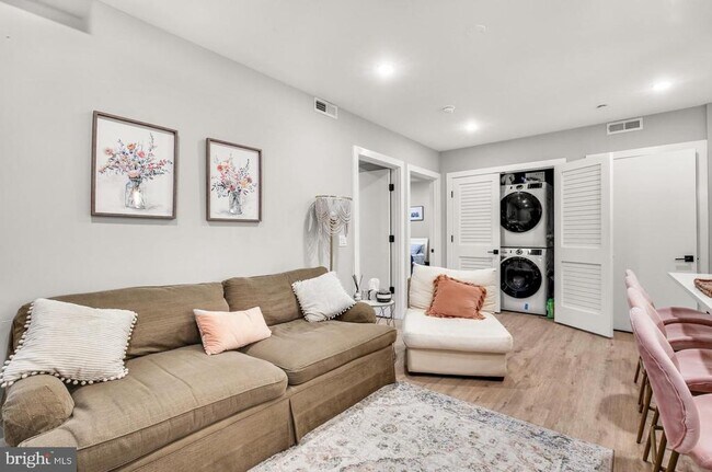 Foto del edificio - 1144 Frankford Ave