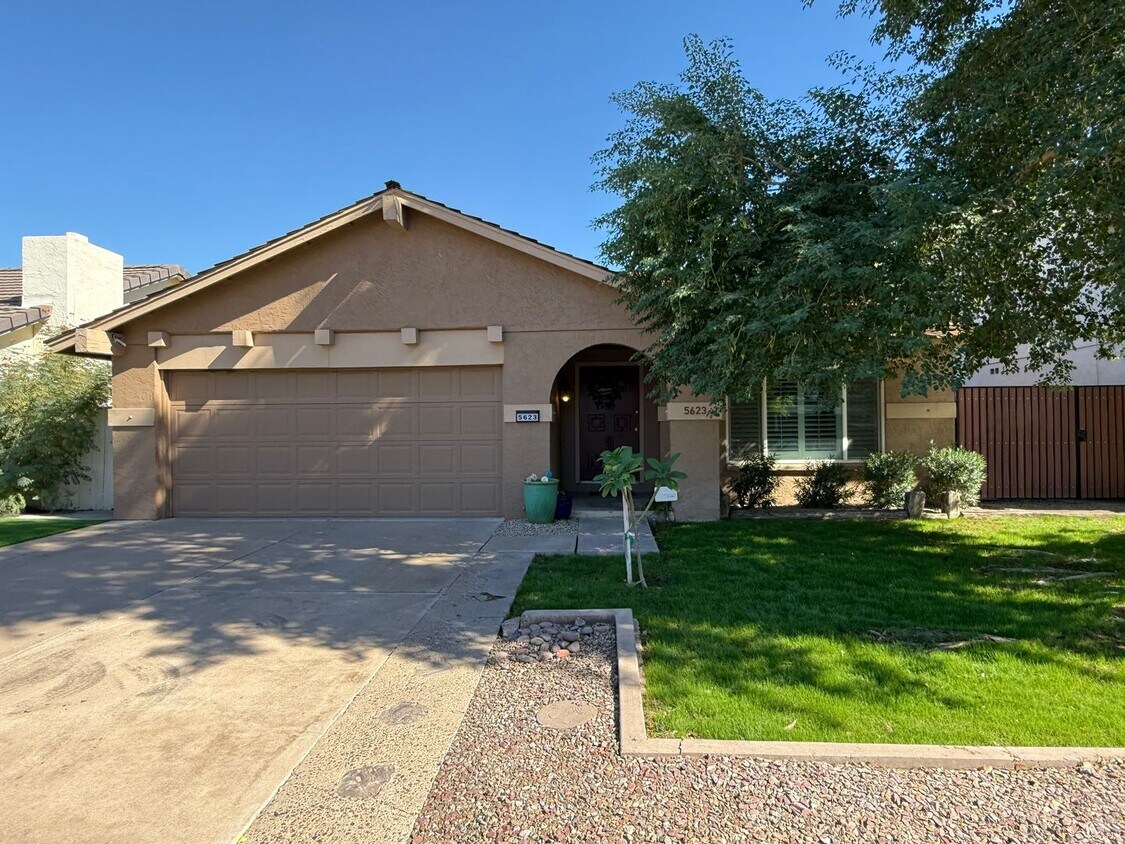 Primary Photo - THE LAKES, TEMPE 2 Bedroom 2 Bathroom UNFU...