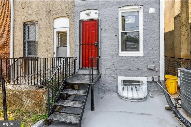 Building Photo - 1820 Walbrook Ave