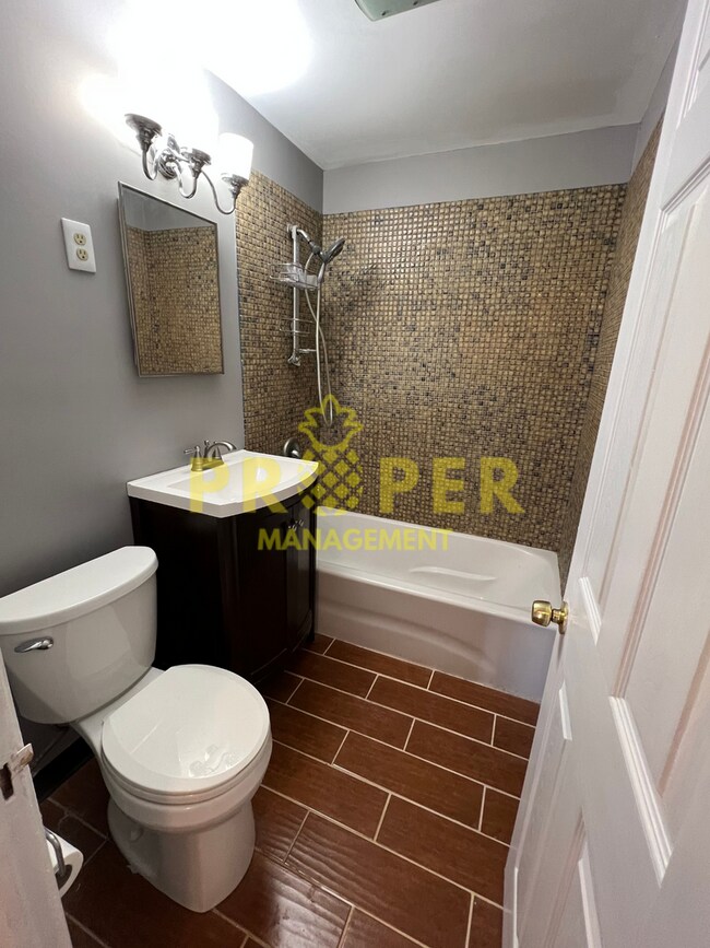 Building Photo - !! COMING SOON !! 2 bedrooms 1 bathroom house