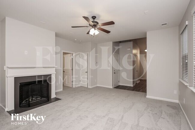 Building Photo - 884 Lobdale Falls Dr