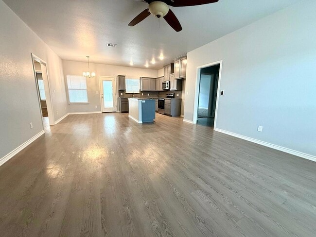 Building Photo - 128 Elmer Ave