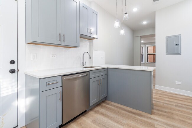 Foto del edificio - 441 W Belden Ave