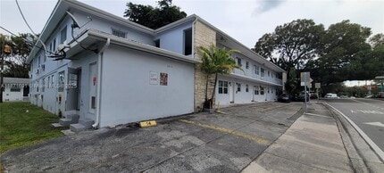 Building Photo - 2615 SW 22nd Ave