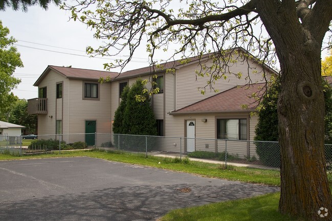Building Photo - 3246 S 92nd St