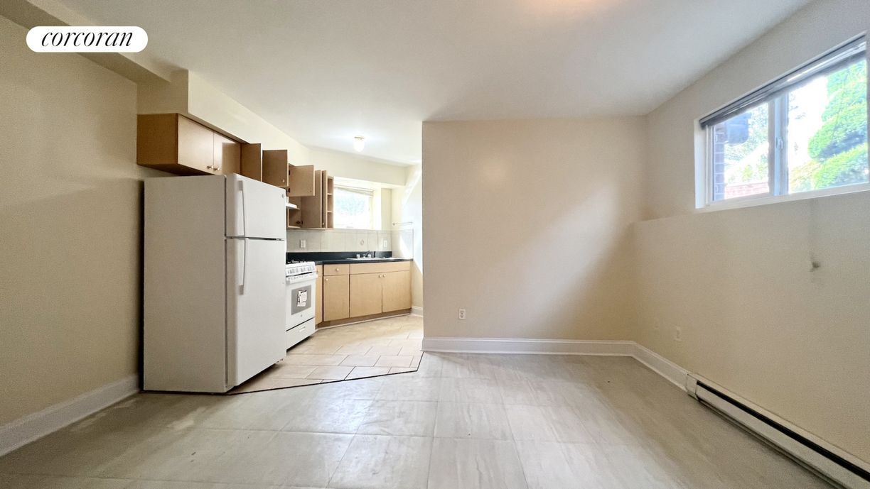 Primary Photo - 29 Monahan Ave