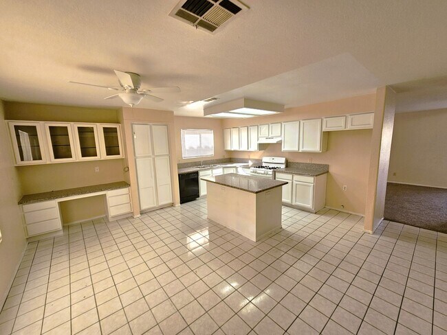 Foto del edificio - North West- 2 Story