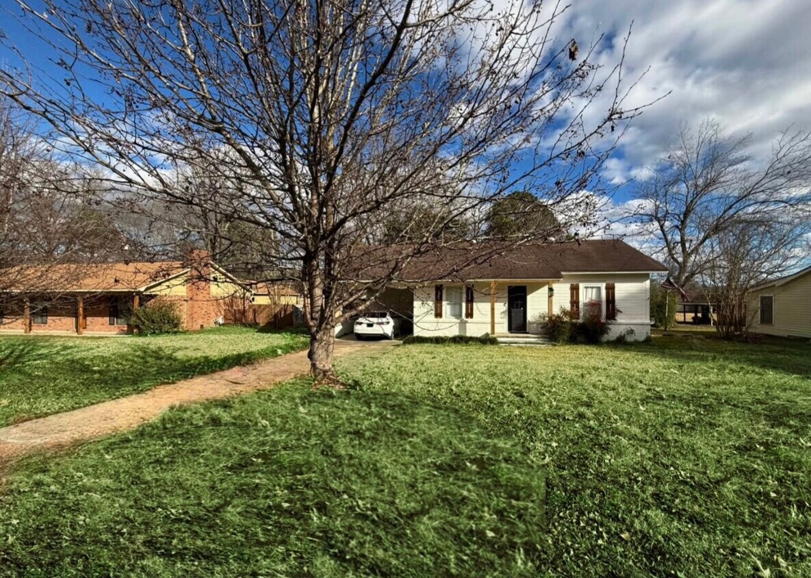 Foto principal - 119 S Mcsweyn Pl