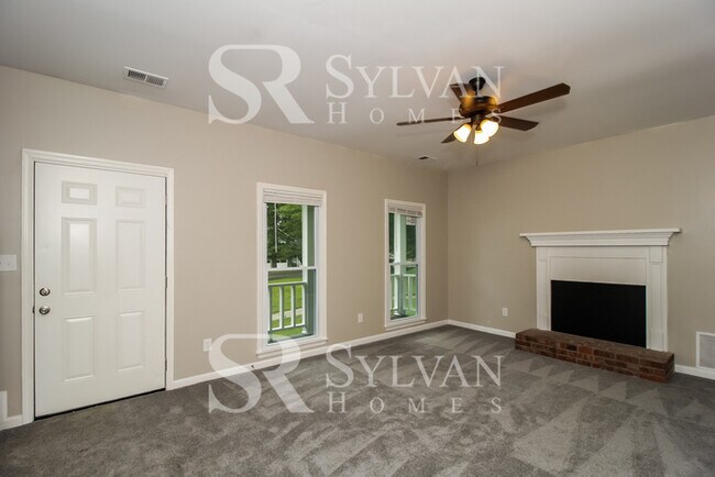 Foto del edificio - Enjoy living the good life in this 3 bedroom, 2 bathroom home