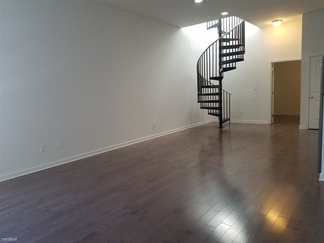 Building Photo - 710 Chestnut St