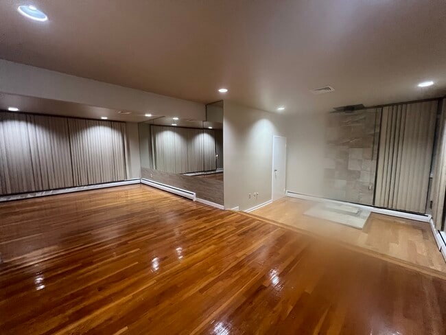 Foto del edificio - 810 Ashton St