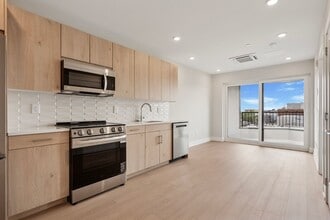 Interior Photo - The Lyle on Broad