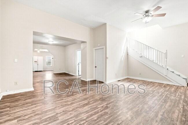 Foto del edificio - 1156 Fletcher Ave