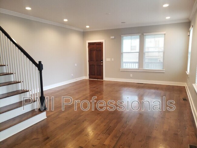 Building Photo - 512b Eastboro Dr