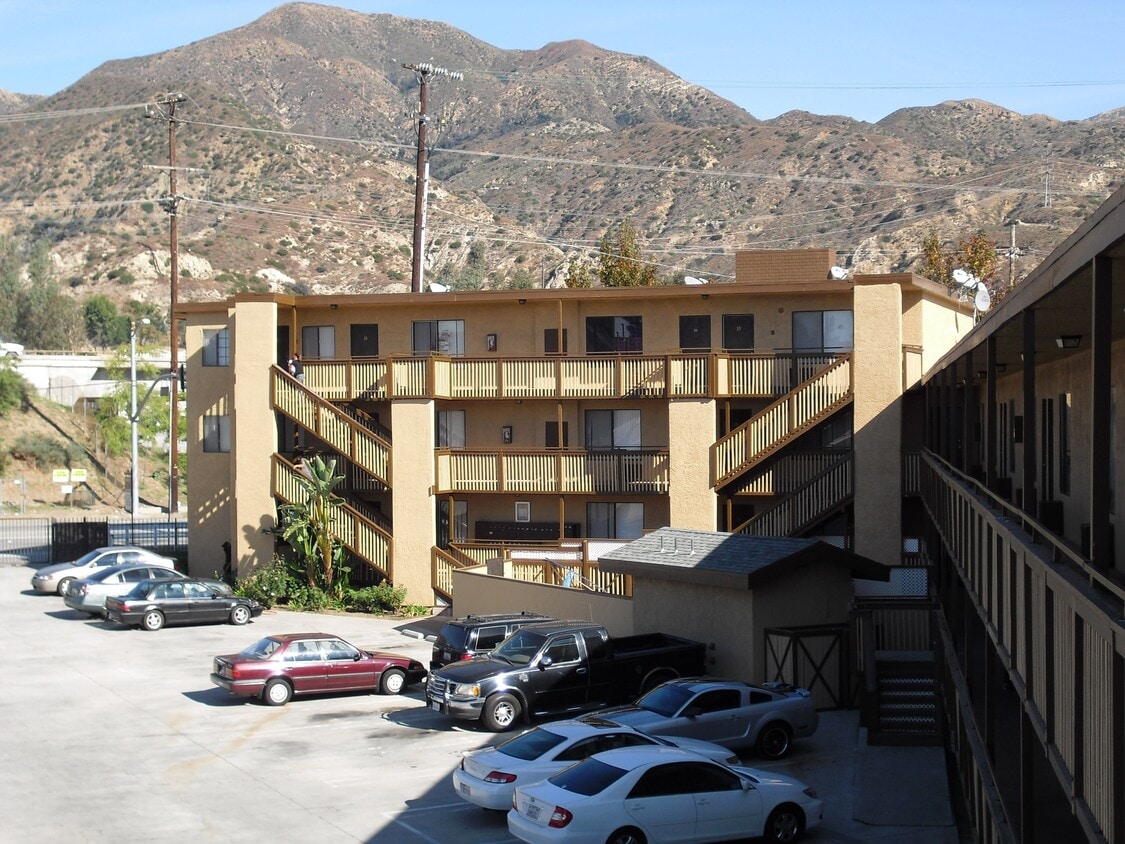 Primary Photo - Foothill Apts