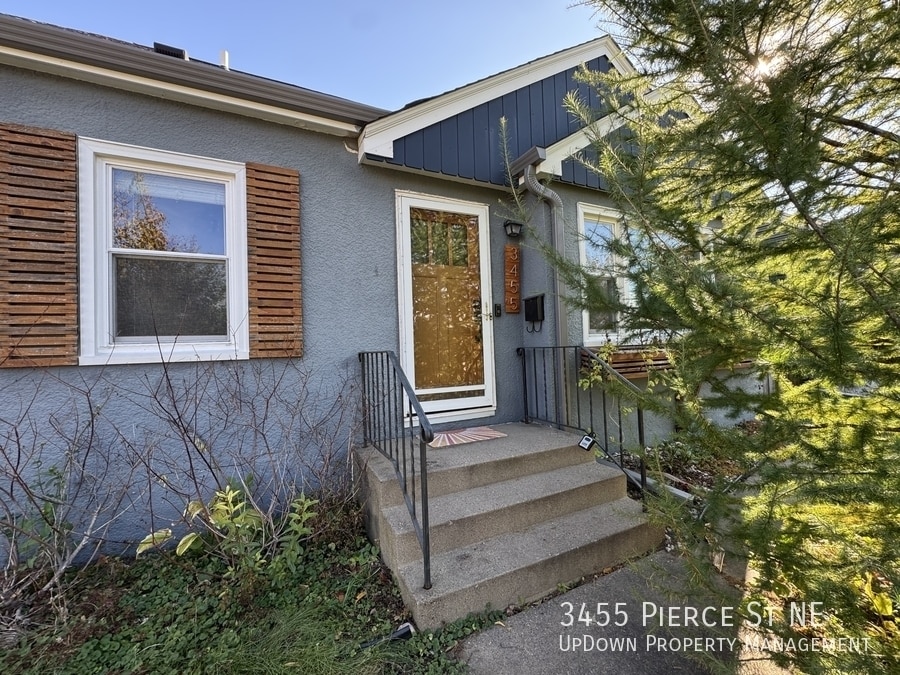 Foto principal - 3455 Pierce St NE