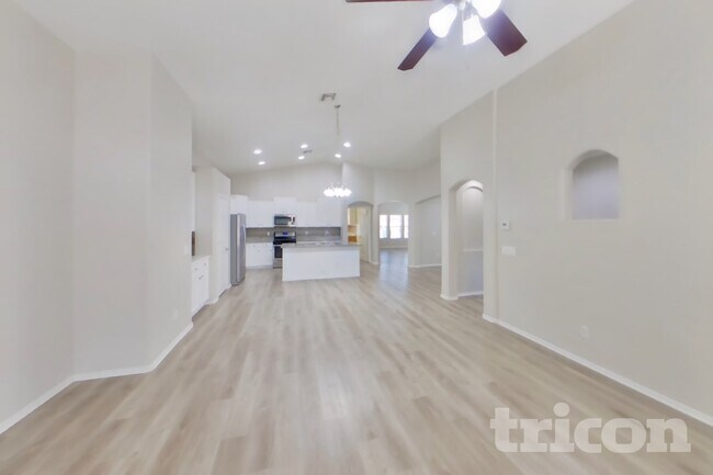 Building Photo - 8529 W Hughes Dr