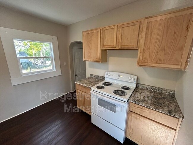 Photo - 2213 Ravenwood Ave House