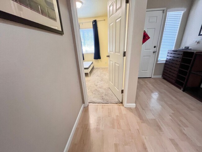 Foto del edificio - Special Move-In Promotion: Move in this year and get ½ off your second month’s rent! Don’t miss t...