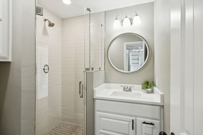 Building Photo - 1317 Meandering Way