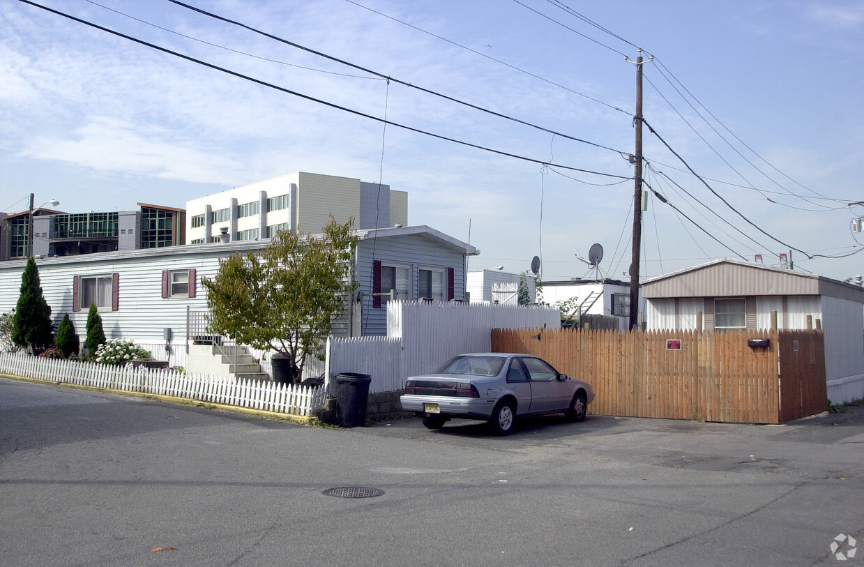 Primary Photo - Sunset Bay Mobile Home Park