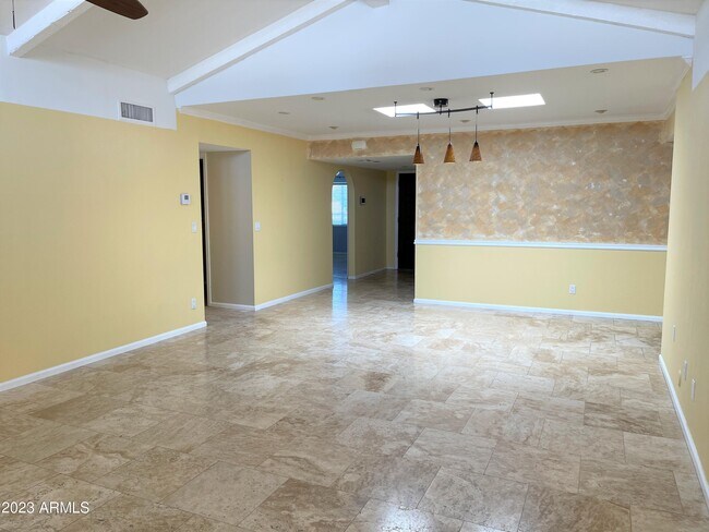 Foto del edificio - 7611 E Medlock Dr