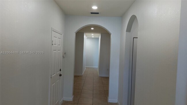 Foto del edificio - 737 SE 37th Pl