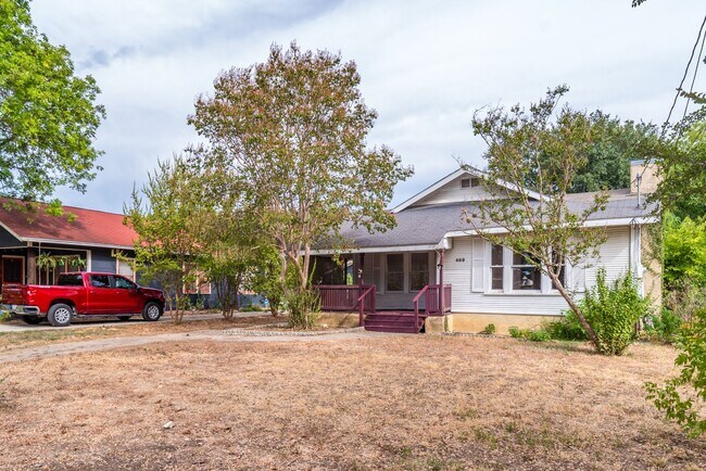 Building Photo - 2-BEDROOM COTTAGE IN TOBIN HILL