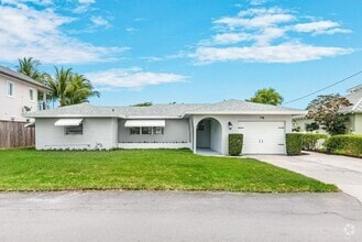 Building Photo - 718 Shore Dr