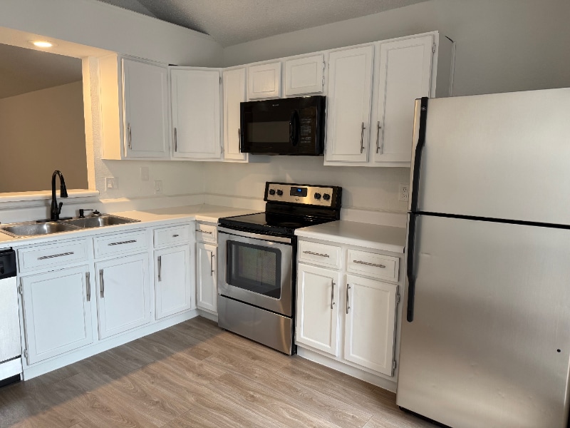 Photo - 1156 Highpoint Rd (Bedford, TX)