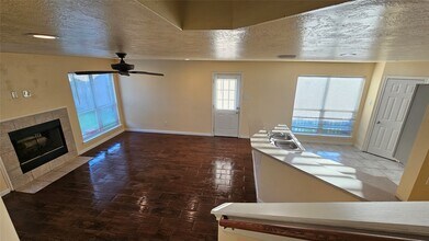 Building Photo - 2320 Shady Pine Dr