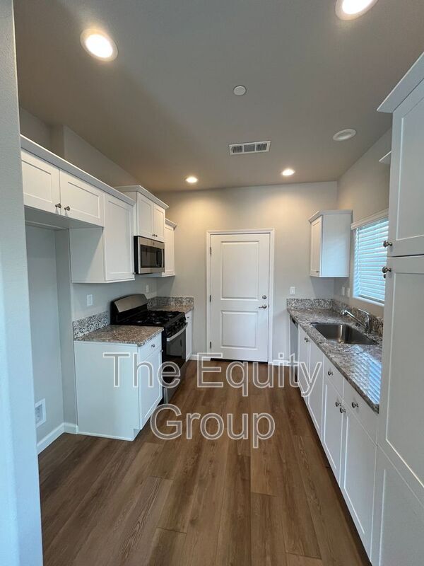 Foto del edificio - 418 S Summit St