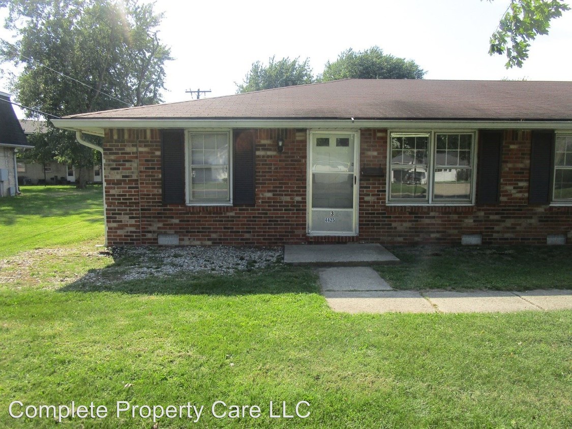 Primary Photo - 4425 Columbus Ave