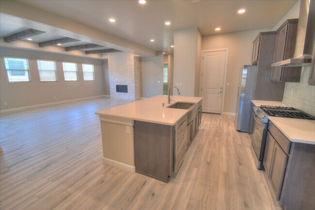 Foto del edificio - Custom Home in a Gated Community