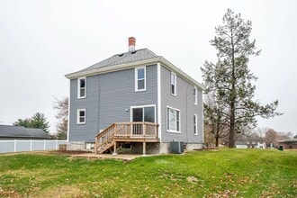 Building Photo - 1927 W 1st St