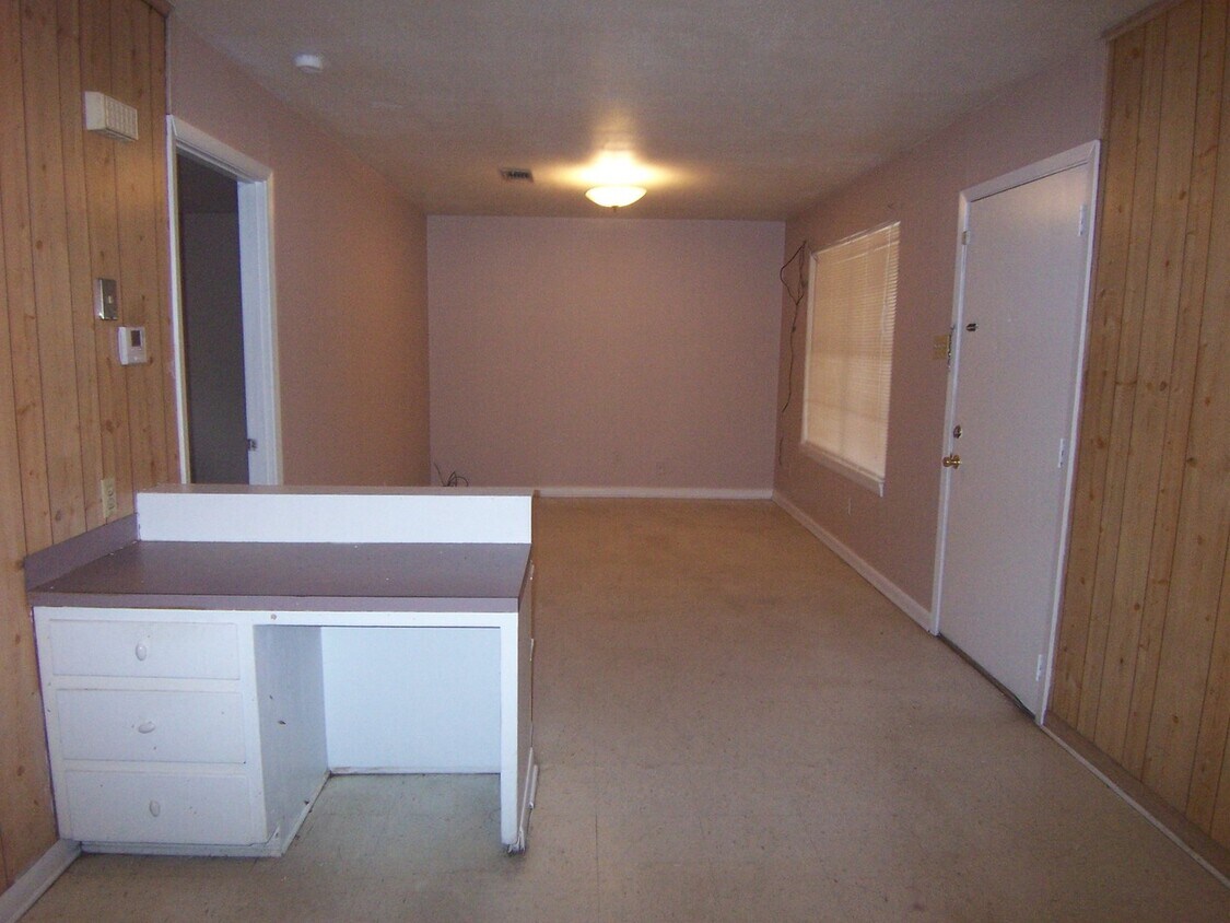 Foto del edificio - 911- E   College Drive - Pineville