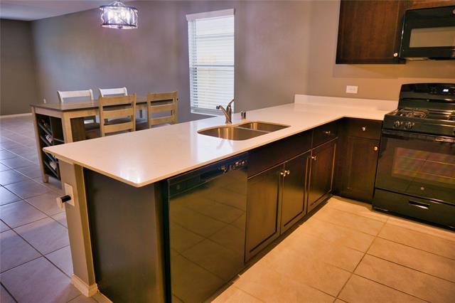 Foto del edificio - 14813 Firerock Rd
