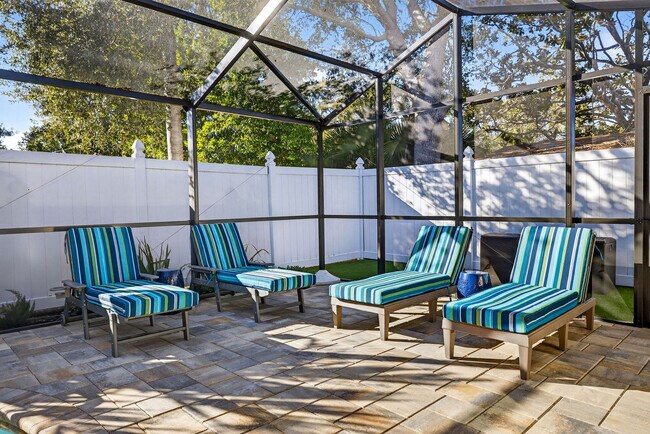 Building Photo - 1412 Gladys Cir