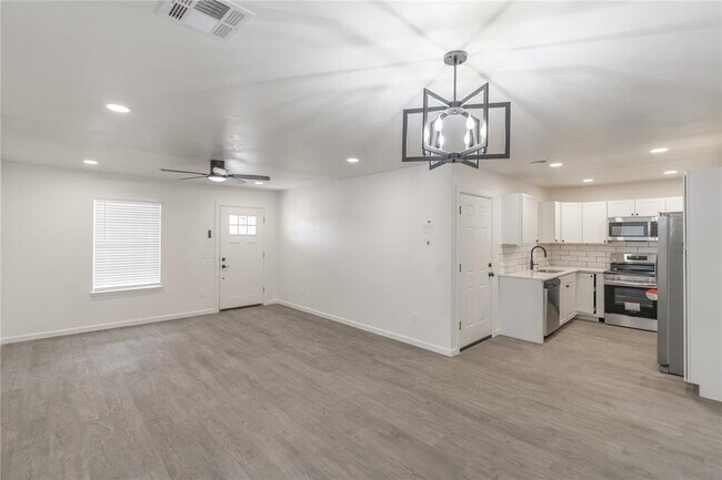 Foto del edificio - 533 Parkhill Cir