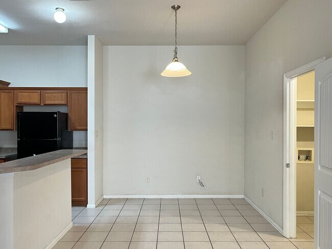 Foto del edificio - 3 bedroom/2 bath duplex in Midway ISD